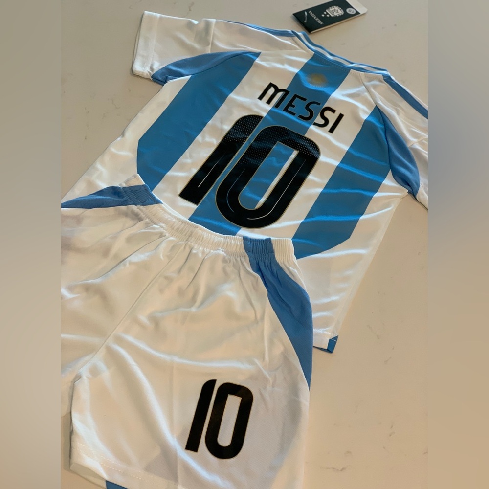 Small Youth Messi Jersey Argentina Soccer Boys Kit Size 24 Age 6-7 SHIPS TODAY